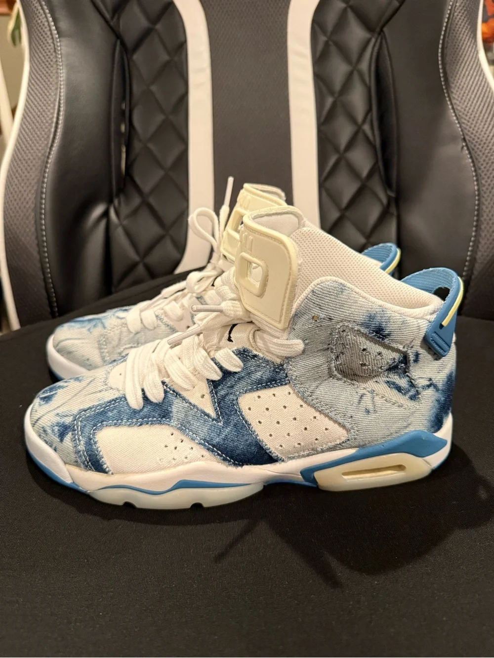 Size 8W / 6.5Y - Jordan 6 Retro “Washed Denim” 2022 GS